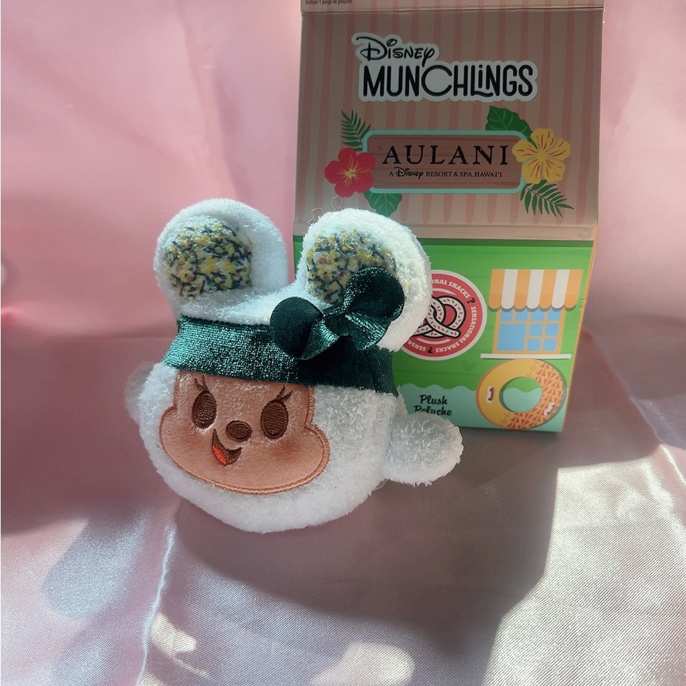 Disney Aulani Munchlings Minnie
